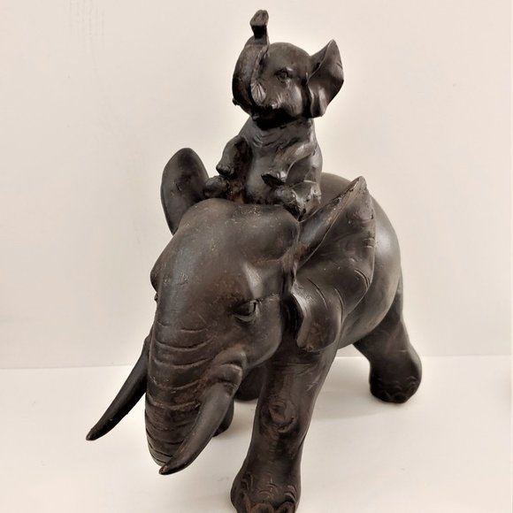 Elephant and Baby Figurine - Picture 2 of 5